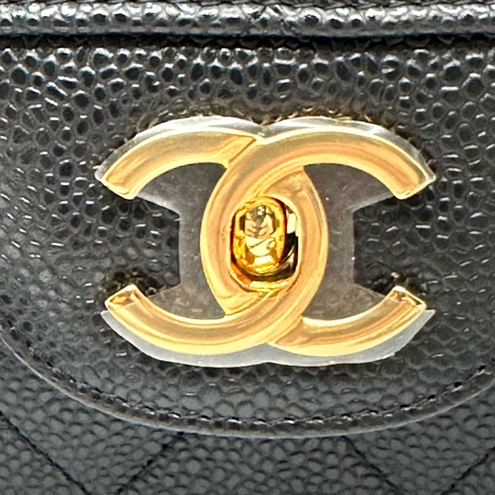 Chanel Classic Flap in caviar gold hardware. Color: Black - Picture 3 of 13